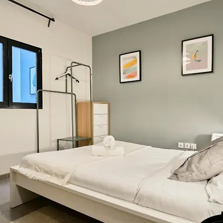 4 Bedroom With Parking ! * Lille