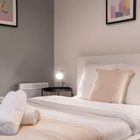 4 Bedroom With Parking ! * Lille