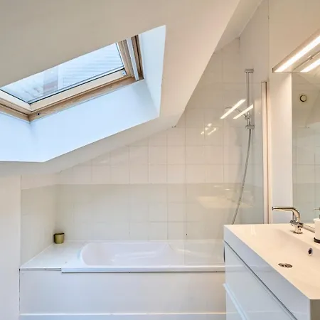 Apartment 4 Bedroom With Parking ! Lille
