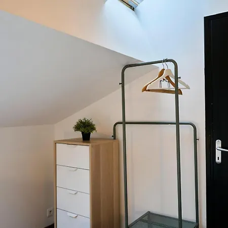 Apartment 4 Bedroom With Parking ! *