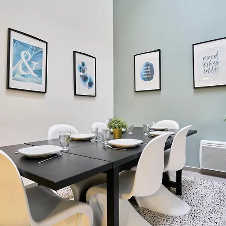 4 Bedroom With Parking !