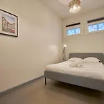 4 Bedroom With Parking ! Apartamento Lila
