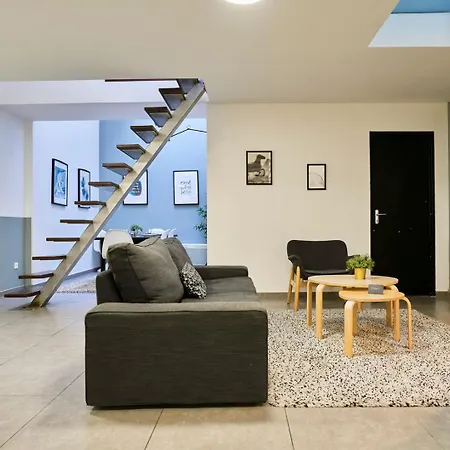 4 Bedroom With Parking !