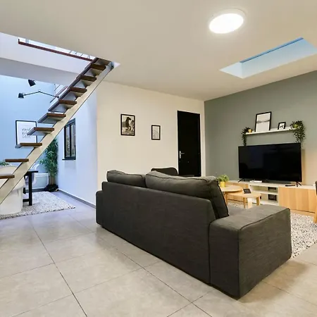 Διαμέρισμα 4 Bedroom With Parking ! Λιλ