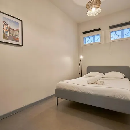 4 Bedroom With Parking ! Apartment Lille